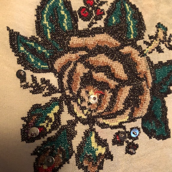 Beautiful FREE PEOPLE Women’s Blouse with Tassels & Sequins - Picture 13 of 17